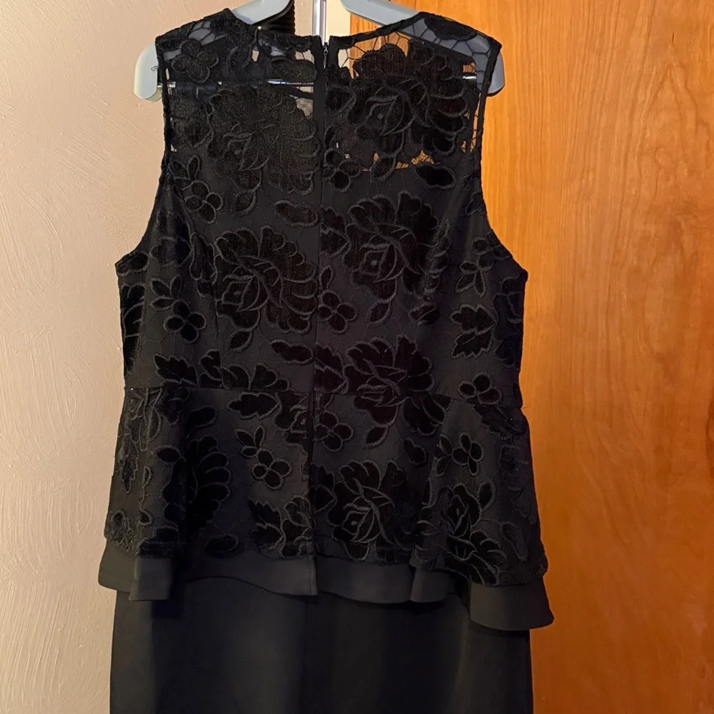 Eloquii Black velvet Floral Lace Sleeveless dress. Size 16. Great condition. - Picture 3 of 5